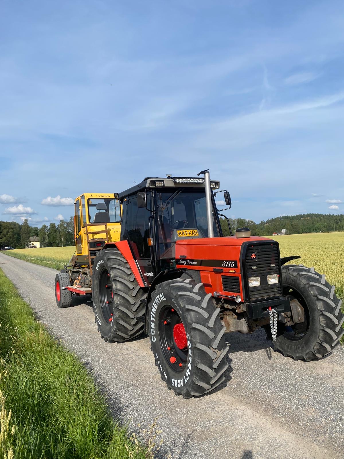 Massey Ferguson 3115 & Volvo EC35